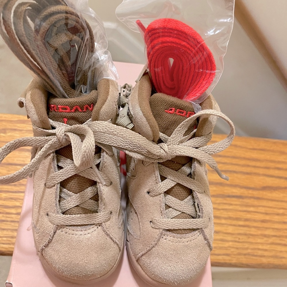 Toddler boy retro jordan 6 (SP) size 8c khaki & infrared